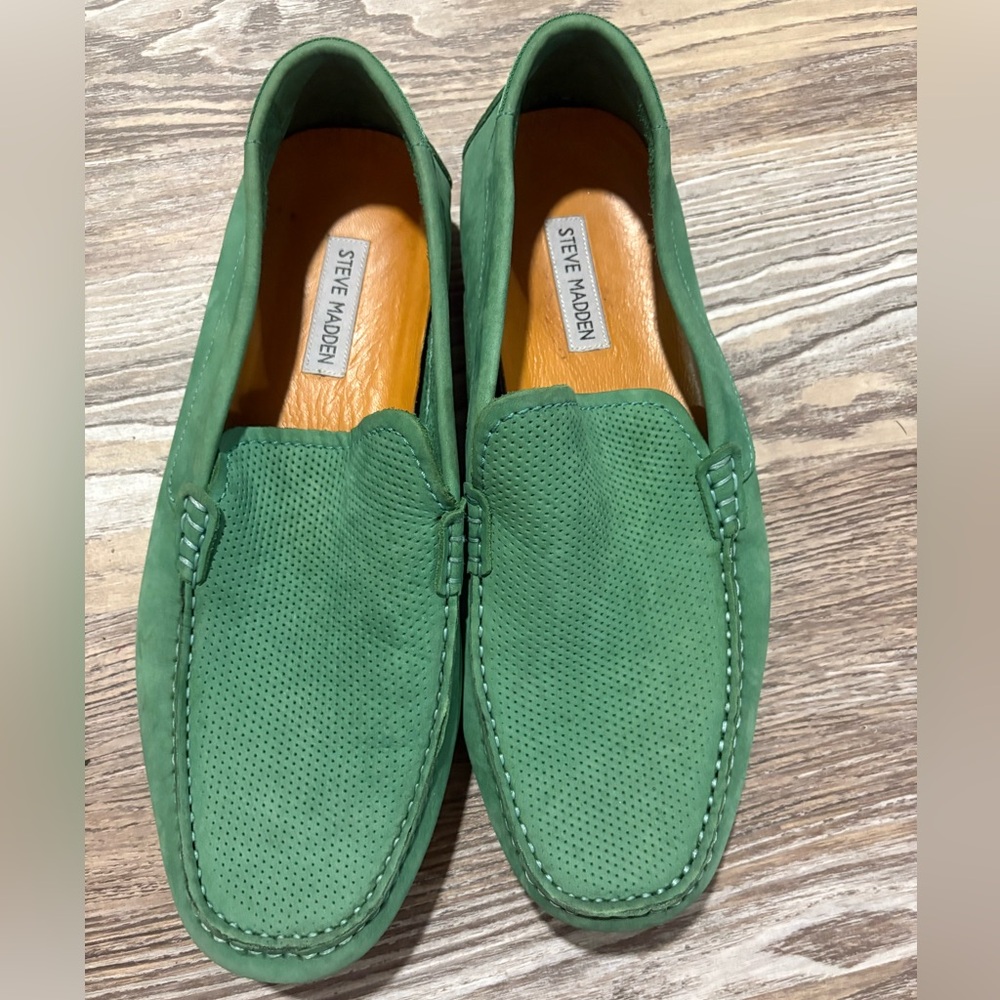 Steve Madden Men's Green suede Slip-On Loafers
